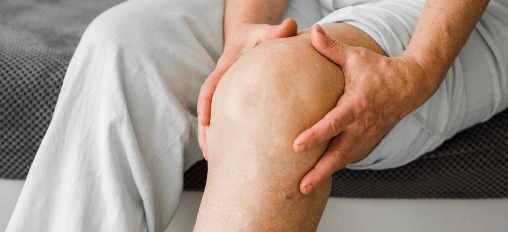 Prevenção e tratamento da trombose venosa profunda: entenda os riscos, sinais de alerta e como o cirurgião vascular pode ajudar a evitar complicações graves.