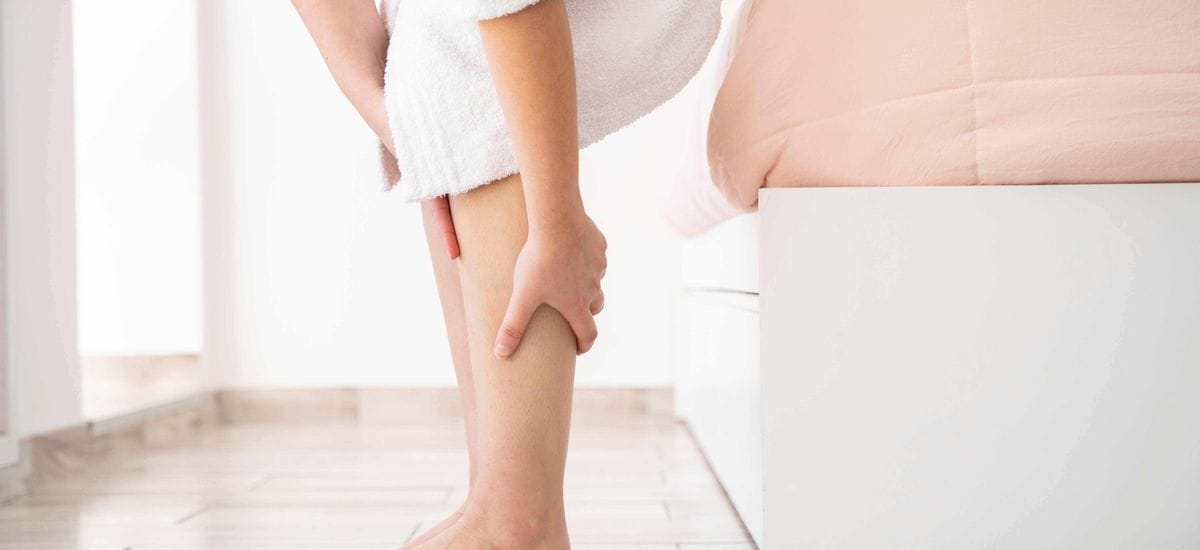 Saiba tudo sobre trombose venosa: sintomas, causas, tratamentos e como prevenir essa condição séria que pode afetar sua saúde vascular.